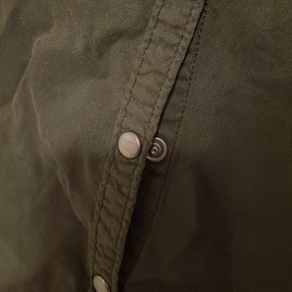 Button up shirt - Picture 4 of 4